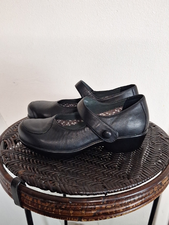 Dansko Shoes - Dansko Mary Jane Shoes 37 US 7 Black Leather Rosette Button Portugal